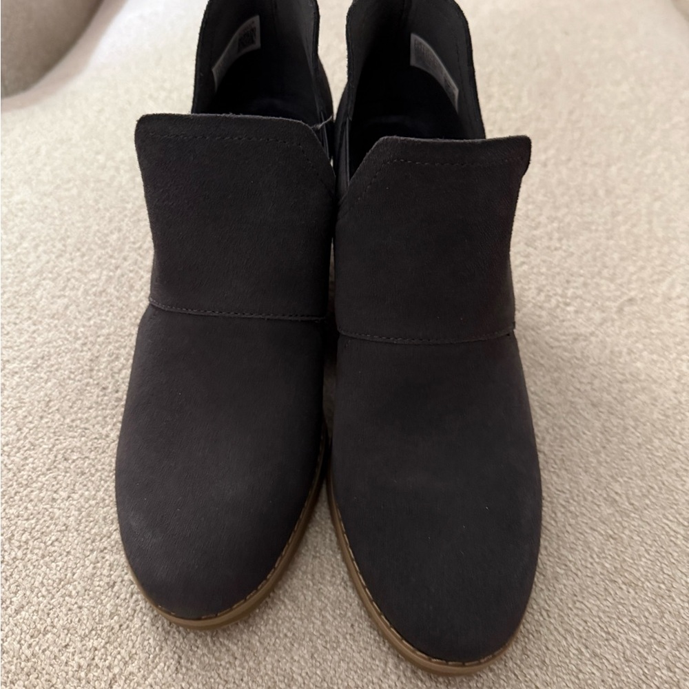 Tom’s Gray Ankle Boots 6.5